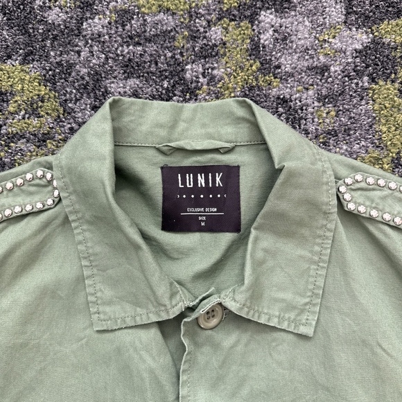 Link military style shirt. Medium - Picture 2 of 4